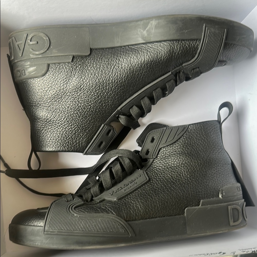 Dolce & Gabbana Black Sneakers Sleek Design